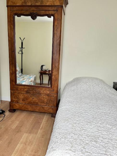 La Tour Cachee Bed & Breakfast Mortain-Bocage ภายนอก รูปภาพ